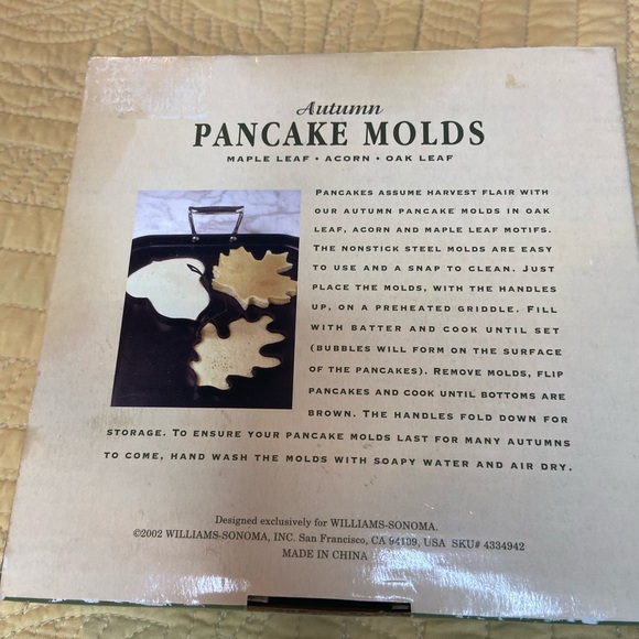 Williams Sonoma Pancake Molds AUTUMN Maple Leaf Acorn Oak Leaf Metal - Picture 2 of 6